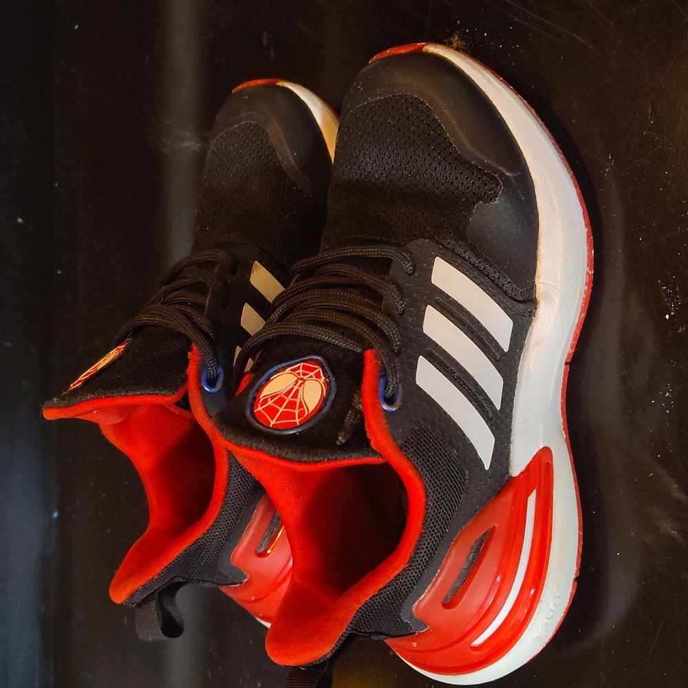 Boys spiderman Adidas shoes